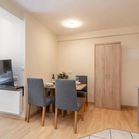 Town House 1 *